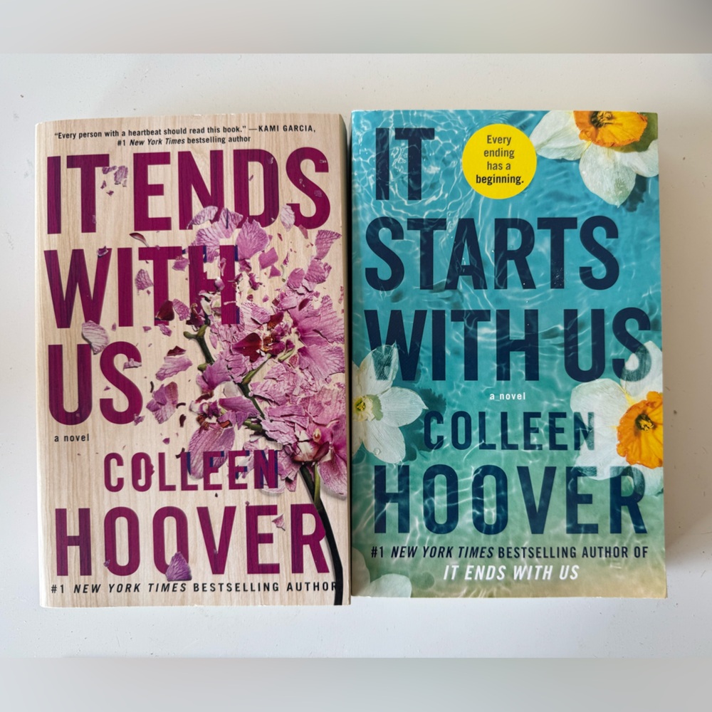 Colleen Hoover Book Set - It Ends With Us & It Starts With Us
